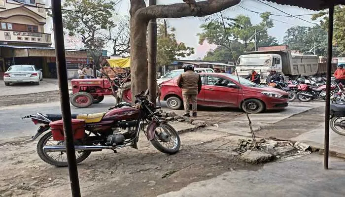 बाराबंकी:  रायबरेली के जहरीली शराब कांड में हैदरगढ़ के व्यापारी के घर छापा…