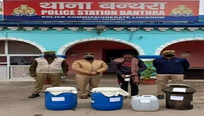 लखनऊ: अधिसूचना लगते ही हरकत में आई पुलिस, इन शराब तस्करों को धर दबोचा…