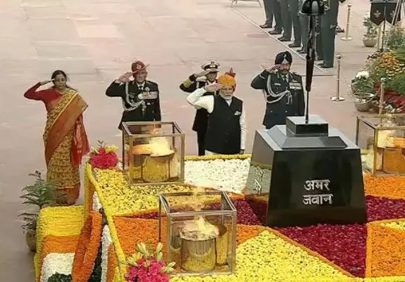 अमर जवान ज्योति को राष्ट्रीय समर स्मारक की लौ में मिलाने पर पूर्व सैनिकों ने कही ये बड़ी बात…