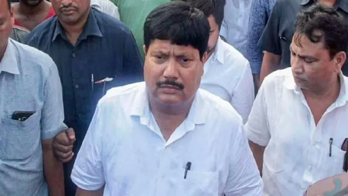 सांसद अर्जुन सिंह पर फेंके गए पत्थर, कोलकाता के पास भाजपा और टीएमसी समर्थकों में झड़प