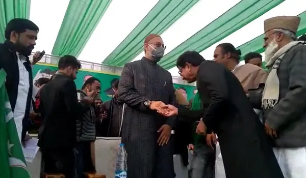 मोदी झूठ बोलते हैं, मुस्लिम महिलाओं को नहीं मानते बहन : ओवैसी