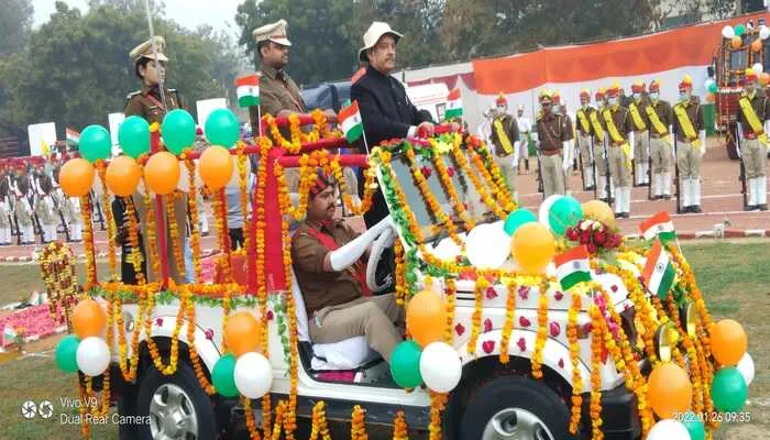 कन्नौज: गणतंत्र दिवस पर शान से लहराया तिरंगा, भव्य परेड का हुआ आयोजन…