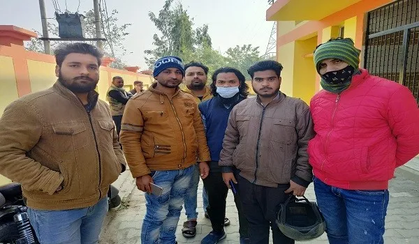 मुरादाबाद : रेलवे ट्रैक किनारे मिला अधेड़ का शव, परिजनों ने जताई हत्या की आशंका