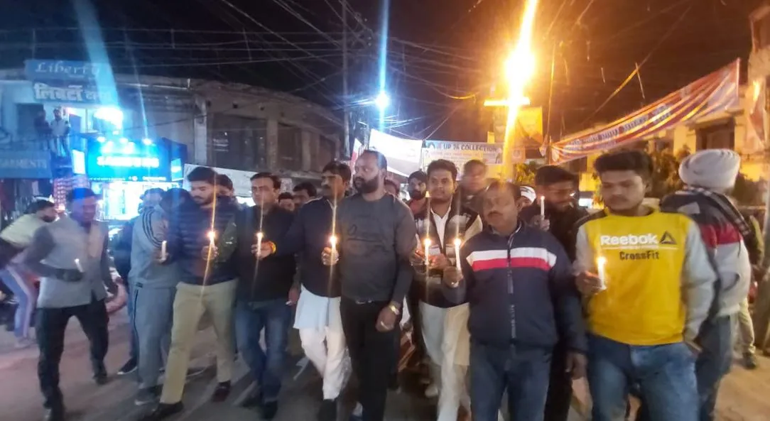 पीलीभीत: पीएम की सुरक्षा में चूक के विरोध में कैंडल मार्च