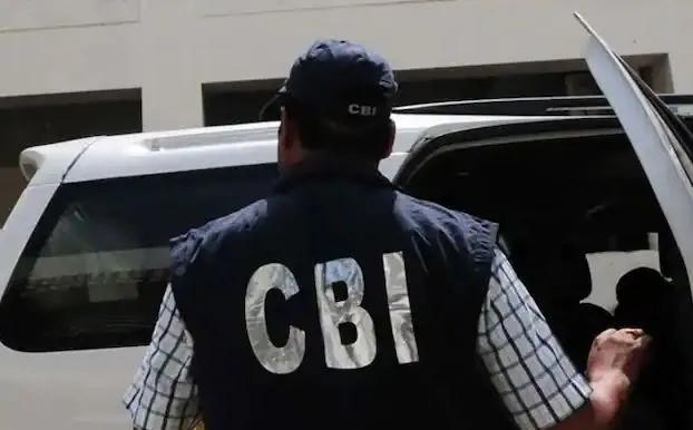 CBI ने रिश्वत मामले में IPS अधिकारी दीपक गहलावत को किया गिरफ्तार, नकली दवा गिरोह जांच में 3 करोड़ रुपये मांगने का आरोप