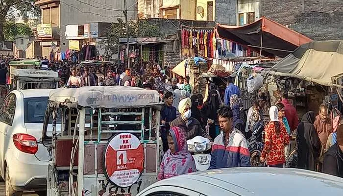 अयोध्या: …तो जिले में इस वजह से नहीं थम रही कोरोना की रफ्तार, जानें