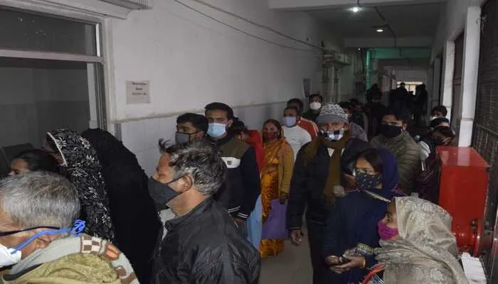 अयोध्या में कोरोना का कहर, सीएमओ समेत 49 लोग हुए संक्रमित