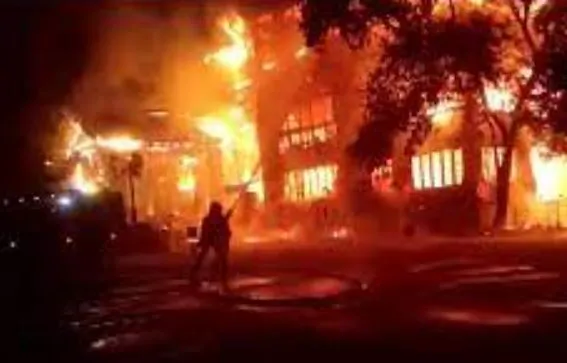 144 साल पुराने हैदराबाद के सिकंदराबाद क्लब में लगी भीषण आग, कोई हताहत नहीं