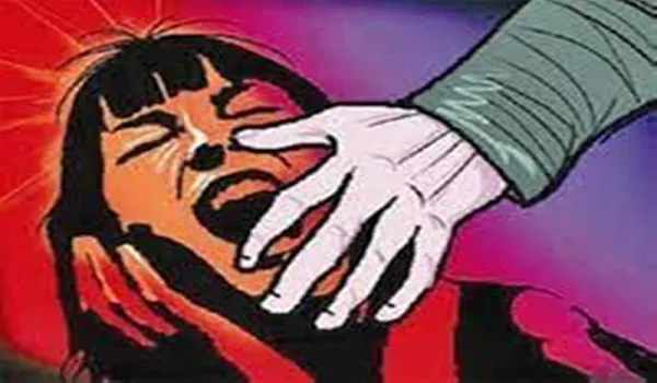 मुरादाबाद : रिश्ते हुए शर्मसार, सौतेला पिता बना दरिंदा, नाबालिग बेटी से दो साल तक किया दुष्कर्म