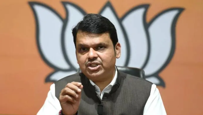 देवेंद्र फडणवीस बोले- नागपुर में महत्वपूर्ण प्रतिष्ठानों में रेकी करना है गंभीर मामला