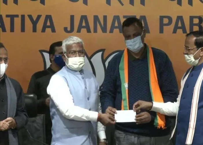 डॉ. धर्मपाल सिंह यादव के भाजपा में शामिल होने से आगरा में चढ़ा सियासी पारा