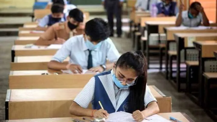 12th Board Exam: अंतिम परीक्षा में मिले अंकों पर ही विचार की सीबीएसई की नीति को न्यायालय ने किया खारिज