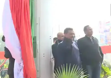 सीएम केजरीवाल ने फहराया 115 फीट ऊंचा तिरंगा