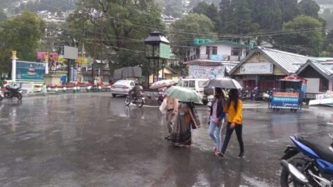 नैनीताल में सुबह से शाम तक रुक-रुककर हुई बारिश, हिमपात के आसार