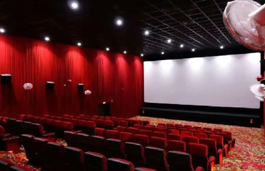 फिर से शिकंजा कसता कोरोना, हरियाणा के पांच जिलों में सिनेमाघर, मल्टीप्लेक्स बंद