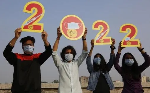 कोविड-19 के बढ़ते मामले, पाबंदियों के चलते मुंबई में नव वर्ष का स्वागत रहा फीका