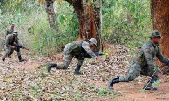 छत्तीसगढ़ में सुरक्षाबलों के साथ मुठभेड़ में मारा गया एक नक्सली, ऑपरेशन जारी