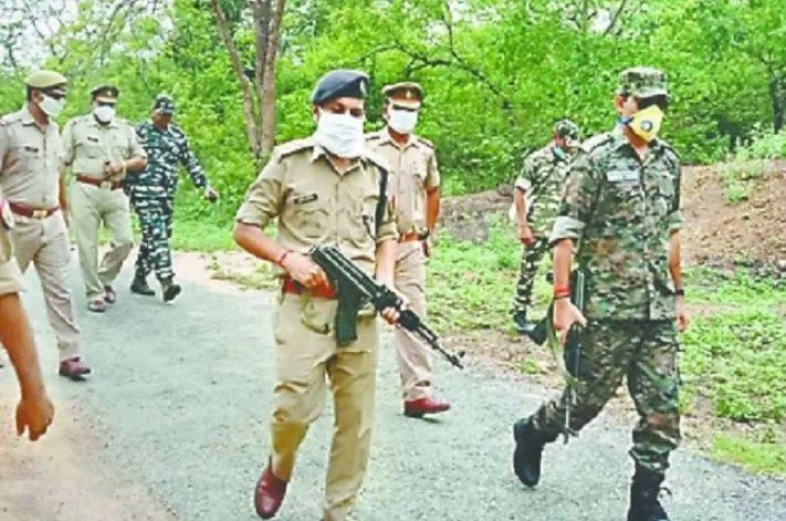 गिरिडीह में नक्सलियों ने रेल लाइन उड़ाई, छह घंटे बाद हावड़ा-नई दिल्ली मार्ग पर परिचालन बहाल