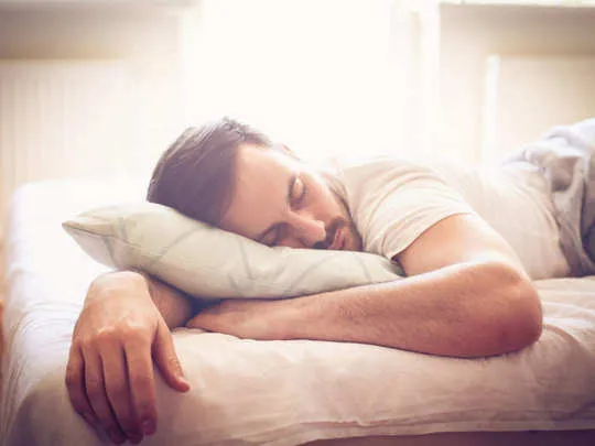 Good sleep: इंटरनैशनल सर्वे से पता चला, 'रात को अच्छी नींद लेने में भारतीय सबसे आगे' - international survey showed that indian leads in getting good sleep at night | Navbharat Times