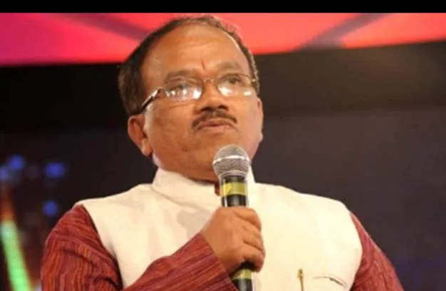 गोवा: टिकट न मिलने से नाराज पूर्व सीएम लक्ष्मीकांत पारसेकर ने बीजेपी छोड़ने का किया ऐलान
