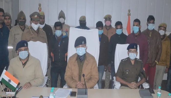 अयोध्या: पुलिस व एसओजी टीम को मिली बड़ी सफलता, छिनैती गिरोह के सरगना सहित पांच को किया गिरफ्तार