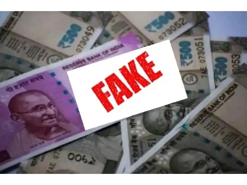 सीमा शुल्क विभाग के अधिकारियों ने दिल्ली एयरपोर्ट पर 10 लाख रुपये की नकली भारतीय मुद्रा की बरामद