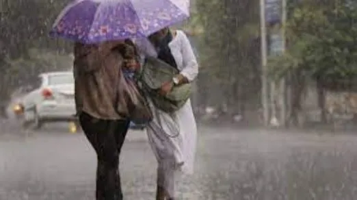 दिल्ली में हल्की बारिश के साथ टूटा रिकार्ड, 1995 के बाद इस माह इतने बरसे बदरा