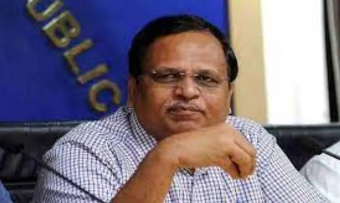 दिल्ली के मंत्री सत्येंद्र जैन ने जर्जर इमारत वाले अस्पतालों की जांच के दिए आदेश