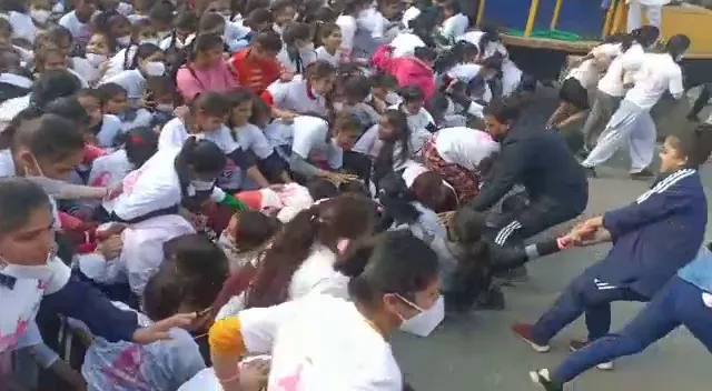 बरेली: कांग्रेस की मैराथन में मची भगदड़! कई छात्राएं दबीं, पूर्व मेयर सुप्रिया ऐरन ने दिया ये बयान, देखें वीडियो…