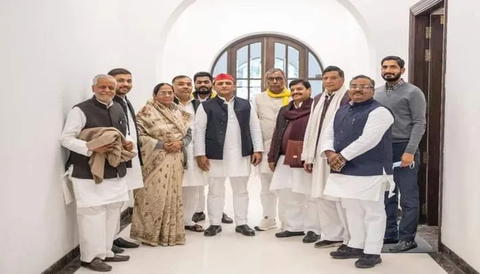 सपा सुप्रीमो ने अपने 6 सहयोगी दलों के साथ की अहम बैठक, सीटों को लेकर हुई चर्चा
