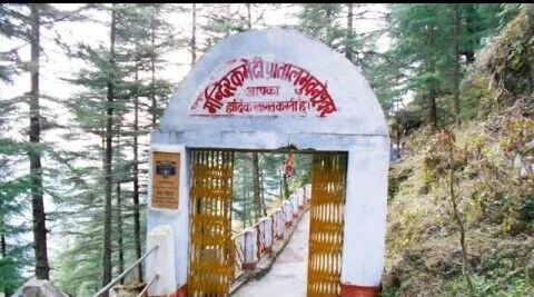 पाताल भुवनेश्वर गुफा मंदिर: उत्तराखंड की इस गुफा में छुपा है कलयुग के अंत का रहस्य, 33 करोड़ देवी देवताओं का संसार