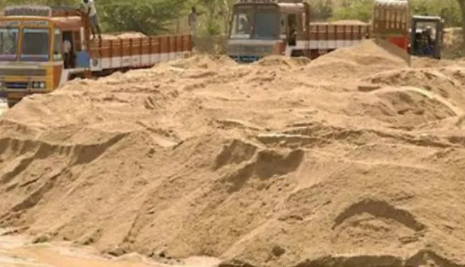 अवैध रेत खनन मामला: ईडी ने पंजाब में सीएम चन्नी के रिश्तेदार समेत कई स्थानों पर मारे छापे