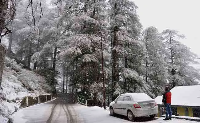 हिमाचल में प्रचंड शीतलहर का प्रकोप जारी, आम जनजीवन बुरी तरह प्रभावित