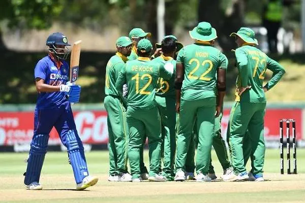 IND vs SA: भारत के खिलाफ धीमी ओवर गति के लिए दक्षिण अफ्रीका पर लगा जुर्माना