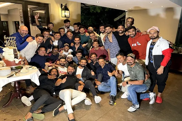 विराट कोहली ने अनुष्का शर्मा और टीम इंडिया के साथ मनाया नए साल का जश्न, देखें तस्वीरें