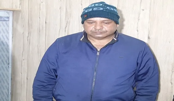 मुरादाबाद : 20 हजार रुपए की रिश्वत लेते जीआरपी का दरोगा गिरफ्तार, एंटी करप्शन की टीम ने की कार्रवाई