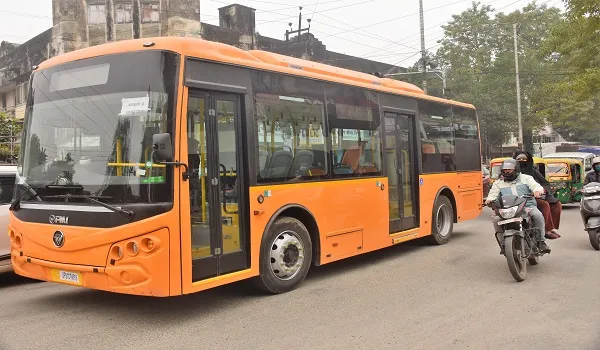 मुरादाबाद : पांच वातानुकूलित ई-बसों से शहर वासियों ने किया सफर