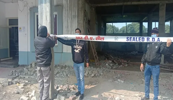 रामपुर : बिना मानचित्र पास कराए बन रहे अस्पताल को किया सील