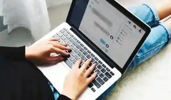 मुरादाबाद : नौ अनाथ लैपटॉप के सहारे बाकी राम भरोसे