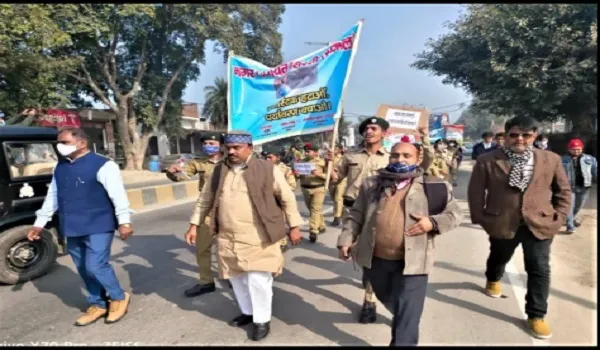 संभल : रैली निकाल नगर को प्लास्टिक मुक्त बनाने का दिया संदेश