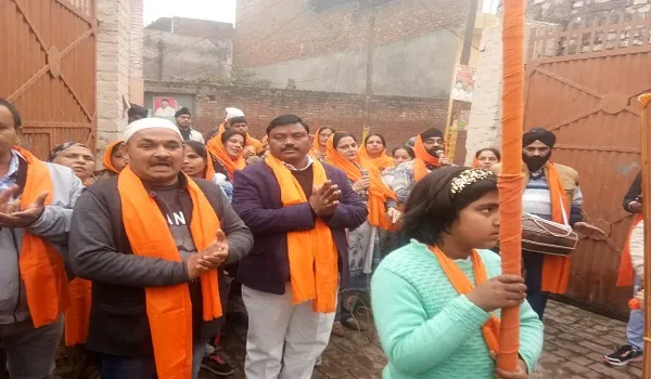 अमरोहा : गुरु गोविंद सिंह के प्रकाशोत्सव पर्व पर निकाली प्रभात फेरी
