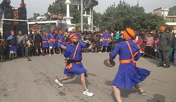अमरोहा : धूमधाम से मनाया गुरु गोविंद सिंह का 355वां प्रकाशोत्सव
