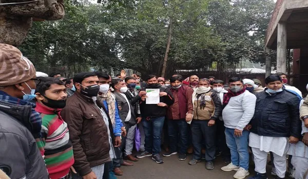 बिजनौर : प्रधानों ने तहसीलदार के खिलाफ खोला मोर्चा, निलंबन की मांग