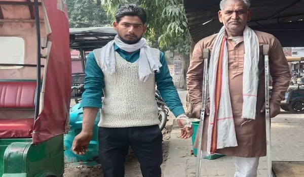 अमरोहा : पहले ई-रिक्शा की चोरी, फिर विकलांग के बेटे को पीटा