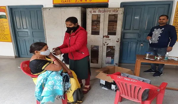 मुरादाबाद : विशेष शिविर में 300 शिक्षकों-कर्मचारियों ने लगवाई बूस्टर डोज