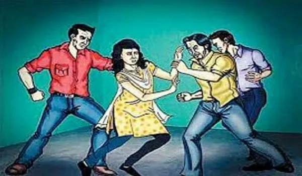 मुरादाबाद : घर के बाहर कार खड़ी करने के विरोध पर घर में घुसकर पीटा