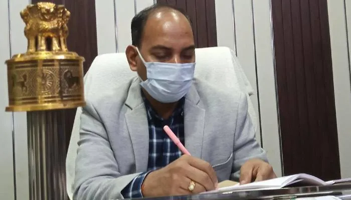 बाराबंकी: 1300 वाहनों पर रवाना होंगी पोलिंग पार्टियां, शुरू हुई वाहनों के अधिग्रहण की प्रक्रिया