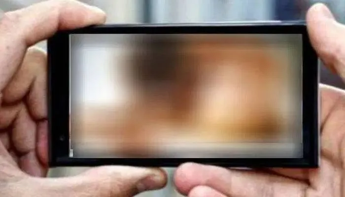 सीतापुर: माननीय का अश्लील चैट वायरल, दांव पर लगा राजनैतिक कैरियर, जानें क्या कहा?