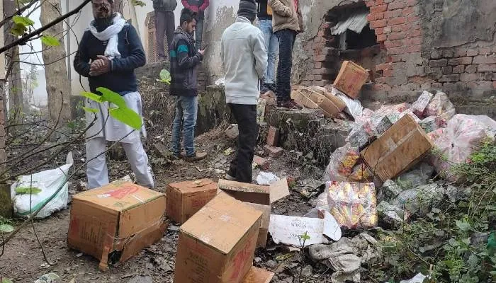 सीतापुर: किराने की दुकान में सेंध लगाकर चोरों ने किया दो लाख का माल पार