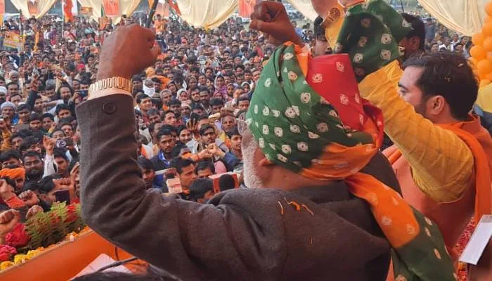 बाराबंकी: जन विश्वास यात्रा में शक्ति प्रदर्शन की रही नेताओं में होड़, जमकर हुई नारेबाजी